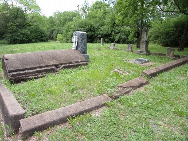 Garvin Memorial Cemetery image. Click for full size.