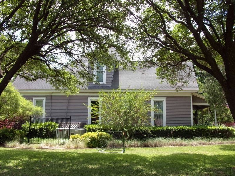 Cox House. Click for full size. Cox House image. Click for full size.