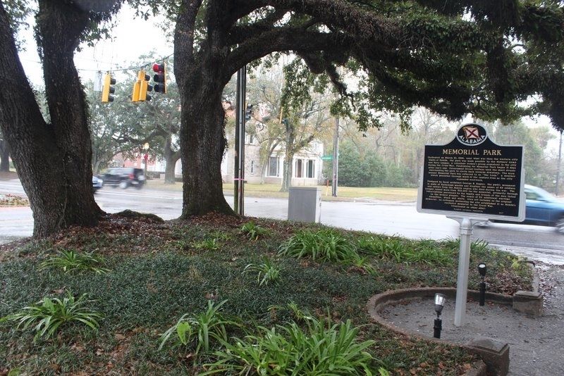 Memorial Park Marker looking south image. Click for full size.