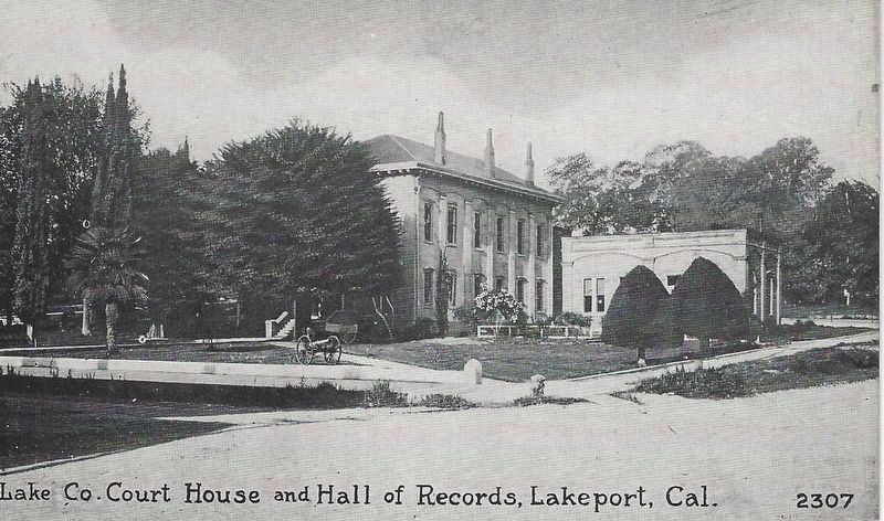 Vintage Postcard Image of the Courthouse image. Click for full size.