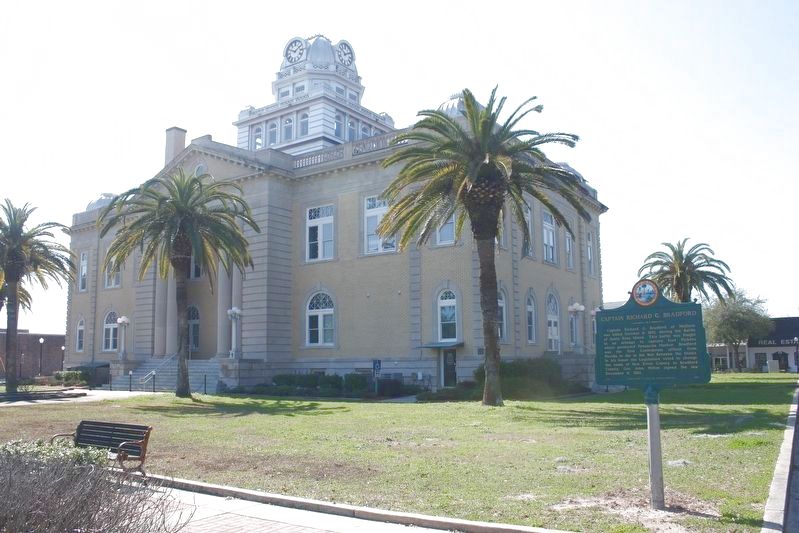 Captain Richard G. Bradford Marker and Courthouse image. Click for full size.