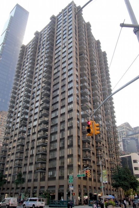 950 Broadway plaque site. Click for full size. 950 Broadway plaque site image. Click for full size.