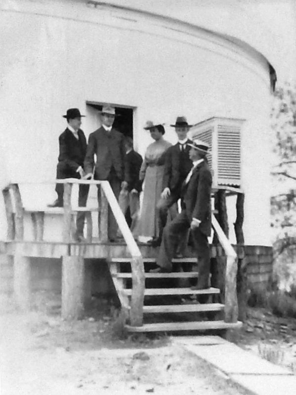 Marker detail: Lowell Observatory Staff, 1905 image. Click for full size.