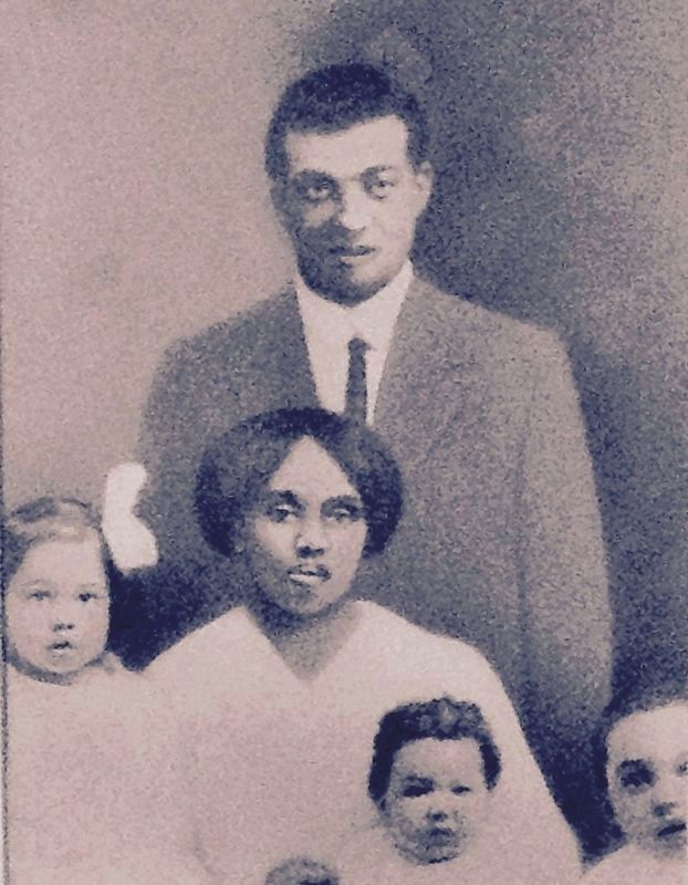 Roberta (Addison) Harris & Charles T Harris Sr. circa 1915 image. Click for full size.
