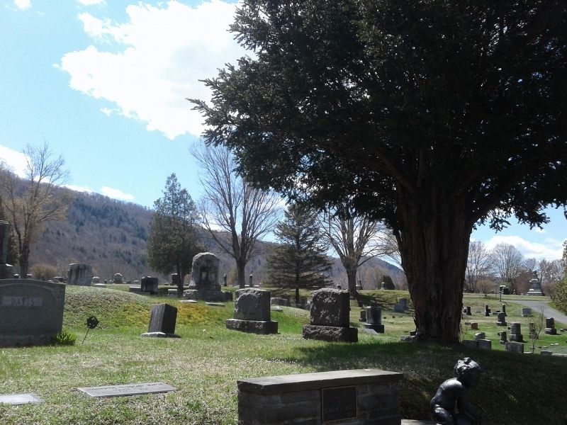 Walton Cemetery. Click for full size. Walton Cemetery image. Click for full size.