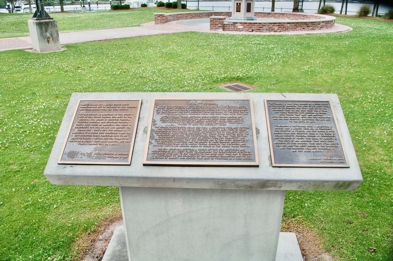 Lake Charles 9/11 Memorial in center. image. Click for full size.