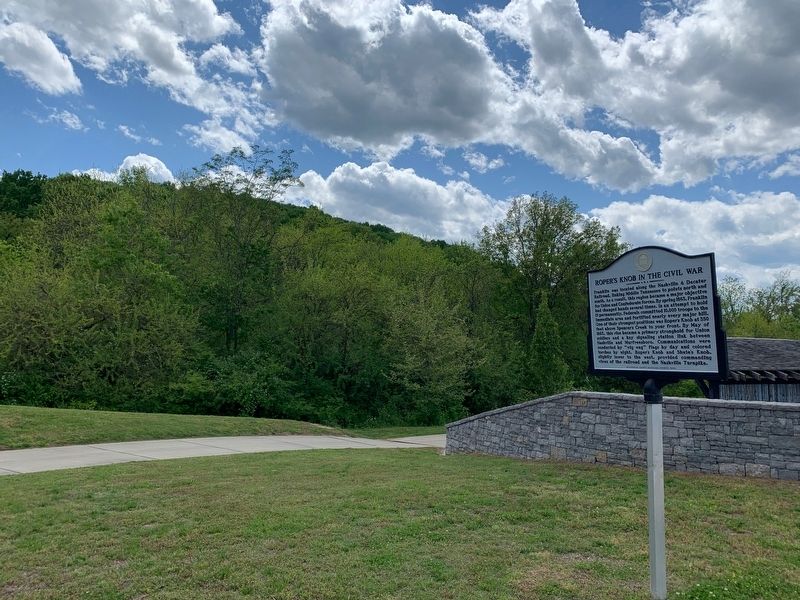 Roper's Knob in the Civil War / The Union Fortification of Roper's Knob Marker image. Click for full size.