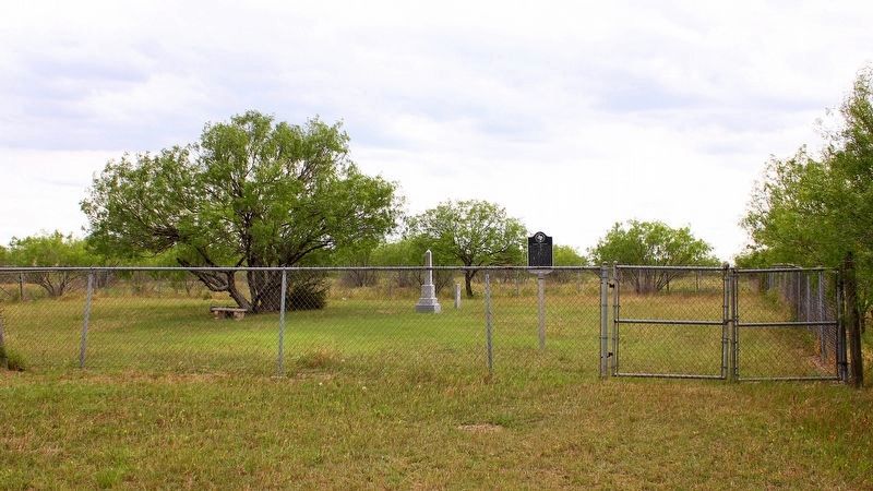 Harris Cemetery and Marker image. Click for full size.