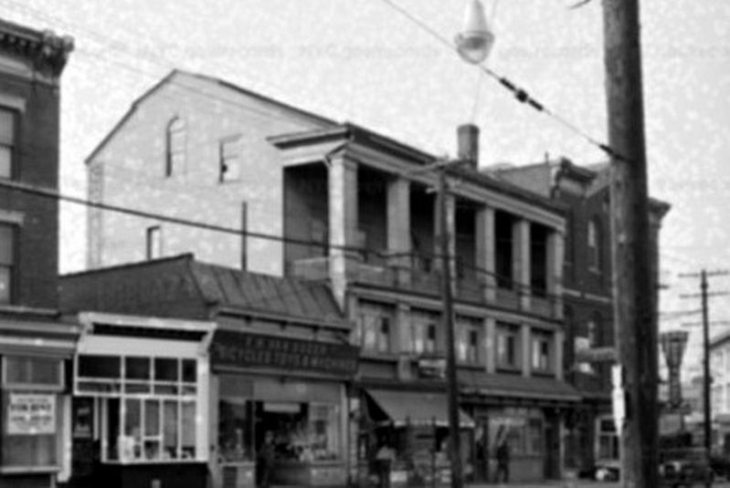 St. James Hotel, 2040 Richmond Terrace, 1940? image. Click for full size.