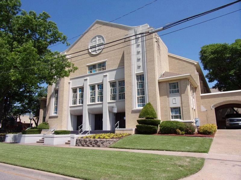First Baptist Church of Garland image. Click for full size.