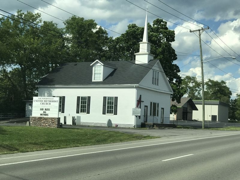 Saundersville United Methodist Church image. Click for full size.