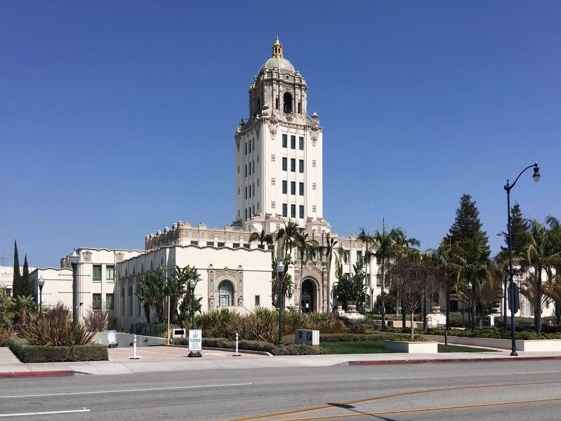 Beverly Hills City Hall image. Click for full size.