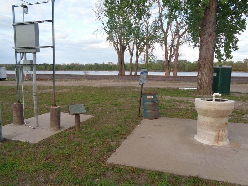 La Grange Artesian Well Marker image. Click for full size.