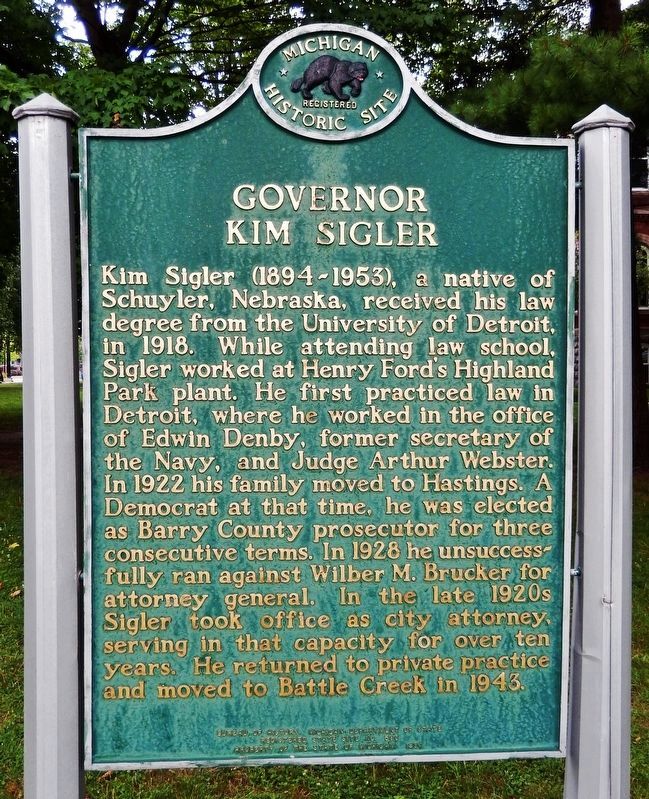 Governor Kim Sigler Marker (<i>north side</i>) image. Click for full size.