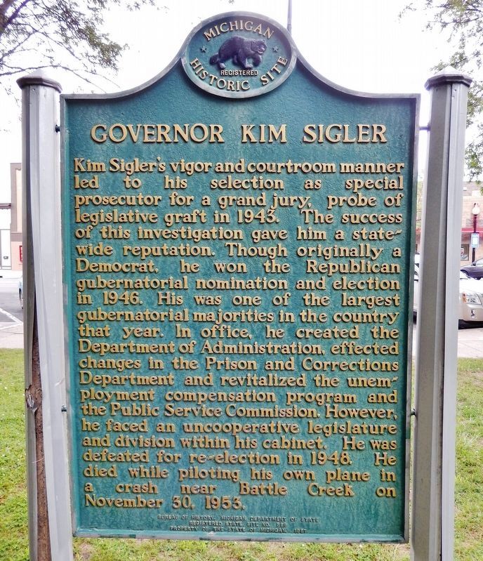 Governor Kim Sigler Marker (<i>south side</i>) image. Click for full size.