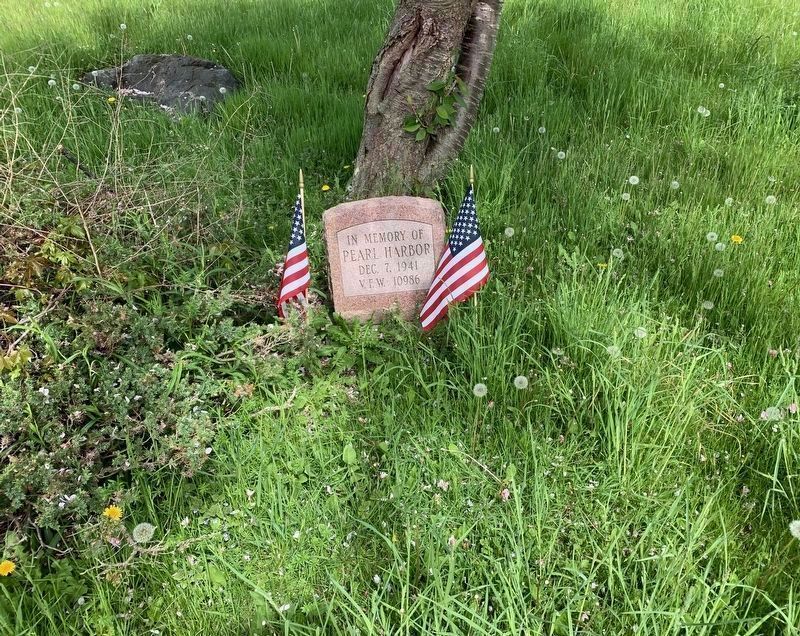 Also at the Memorial image. Click for full size.