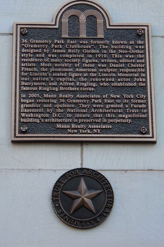 Gramercy Park Clubhouse plaque image. Click for full size.
