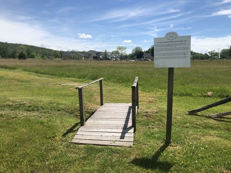 The Ken Edmonds Memorial Heritage Trail Marker image. Click for full size.