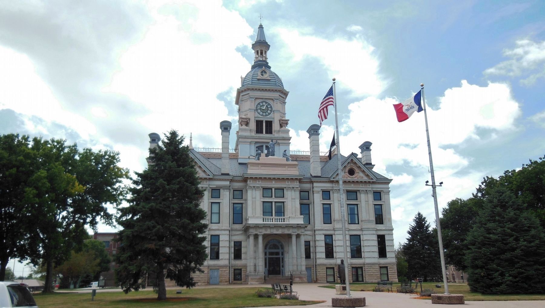 Marshall County Courthouse image. Click for full size.