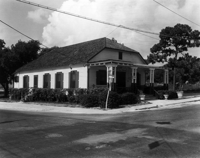 Second Lemon City Branch Library where new marker is located image. Click for full size.