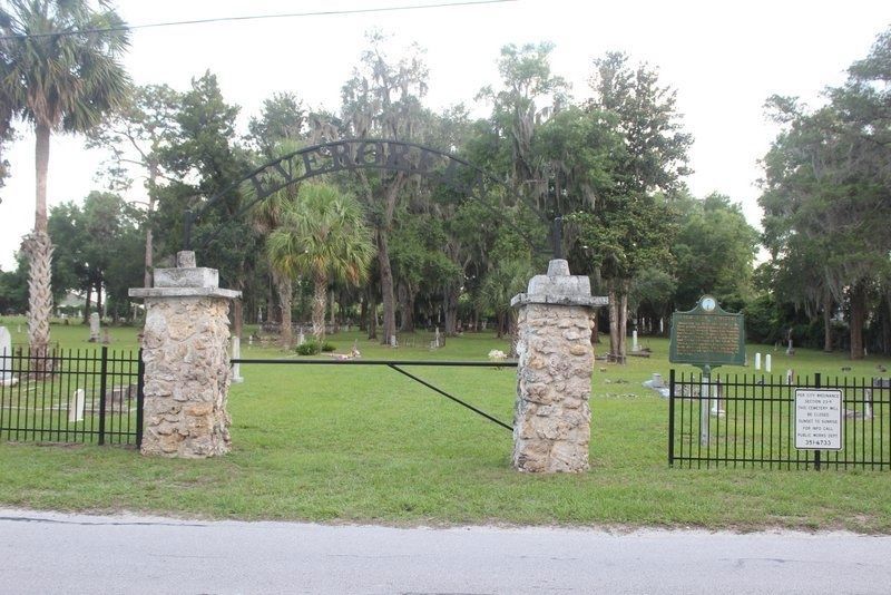 Evergreen Cemetery Marker at entrance image. Click for full size.