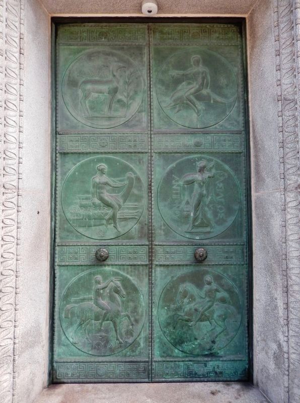 Bank of Canada  Bronze Front Doors /<br>Portes avant de bronze image. Click for full size.