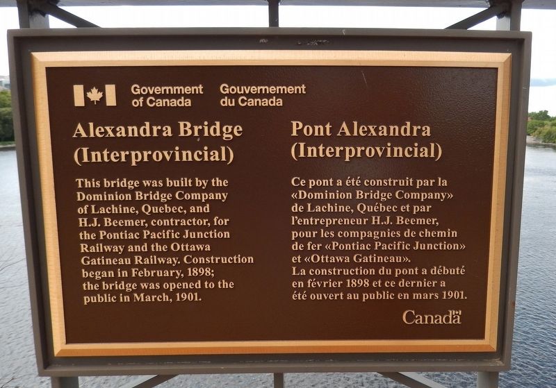 Alexandra Bridge (Interprovincial) /<br>Pont Alexandra (Interprovincial) Marker image. Click for full size.
