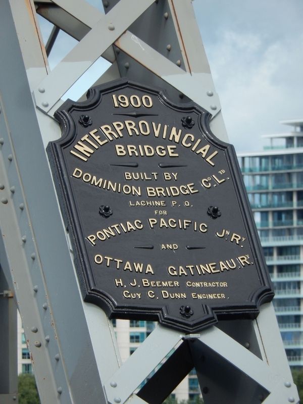 Alexandra Bridge (Interprovincial) /<br>Pont Alexandra (Interprovincial) Plaque image. Click for full size.