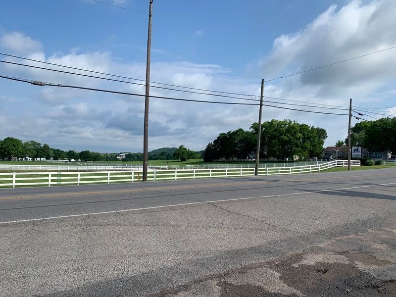 Harlinsdale Farm Entrance (see white square horse sign for driveway) image. Click for full size.