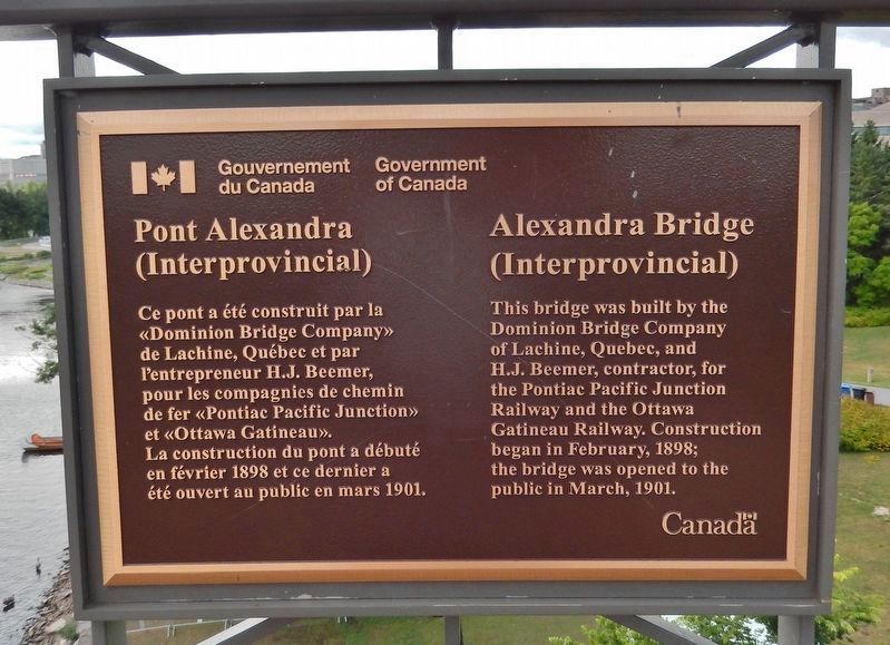 Pont Alexandra (Interprovincial) /<br>Alexandra Bridge (Interprovincial) Marker image. Click for full size.