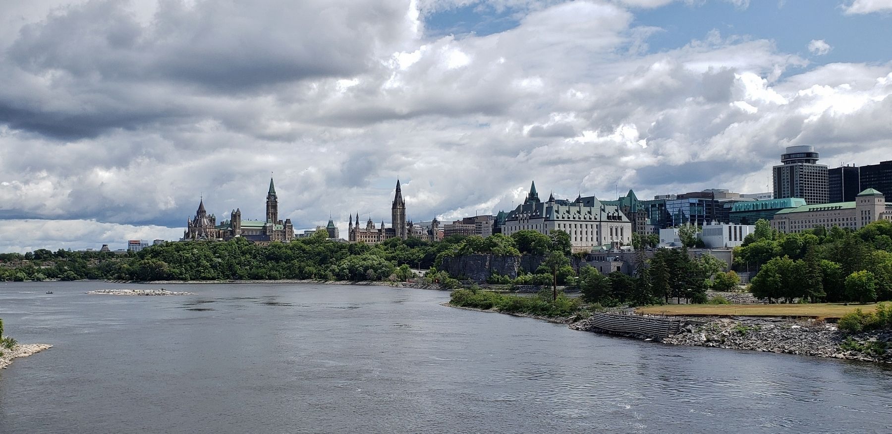 Rivière-des-Outaouais, Colline du Parlement et Centre-ville d’Ottawa image. Click for full size.