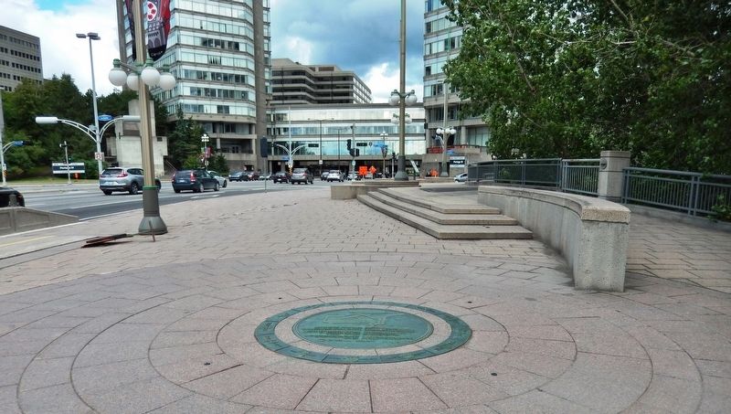 Le Boulevard de la Confédération /<br>Confederation Boulevard Marker. Click for full size. Le Boulevard de la Confédération /<br>Confederation Boulevard Marker image. Click for full size.