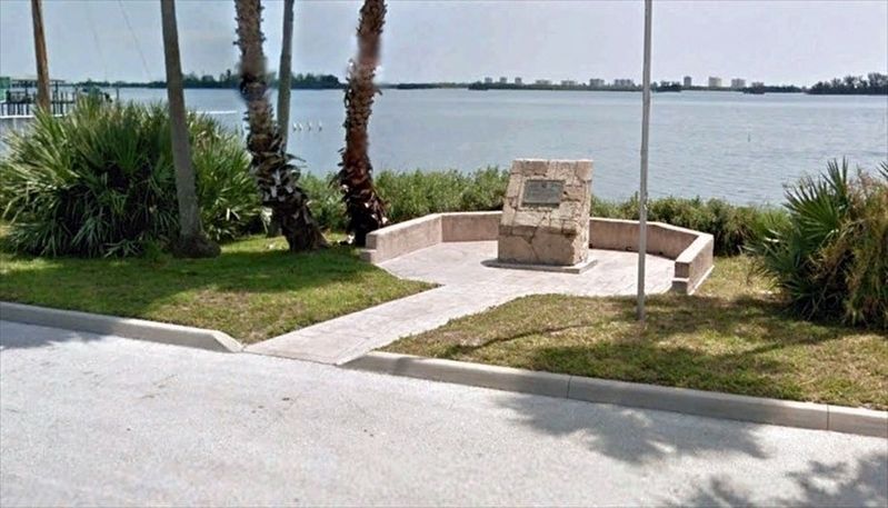 Fort Capron Marker looking east toward the Indian River image. Click for full size.