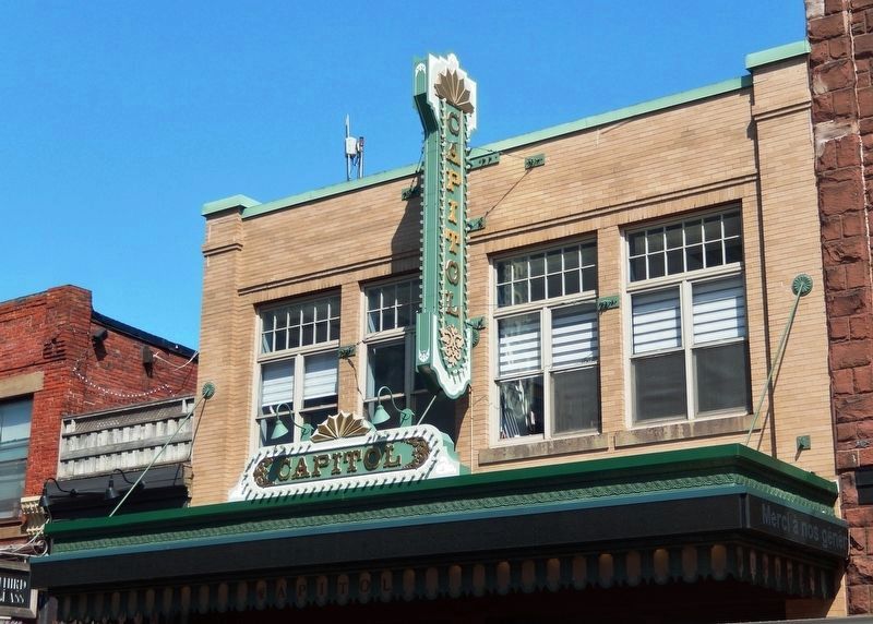 Capitol Theatre / Th��tre Capitol image. Click for full size.