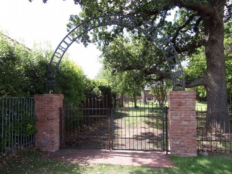Historic Bullock Cemetery Gate image. Click for full size.