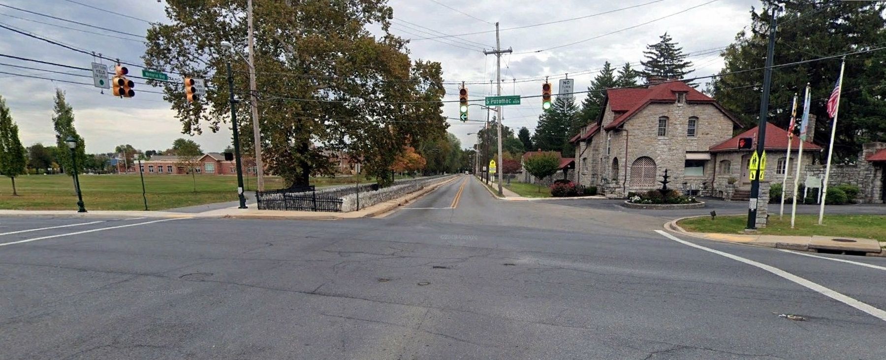 East Memorial Boulevard image. Click for full size.