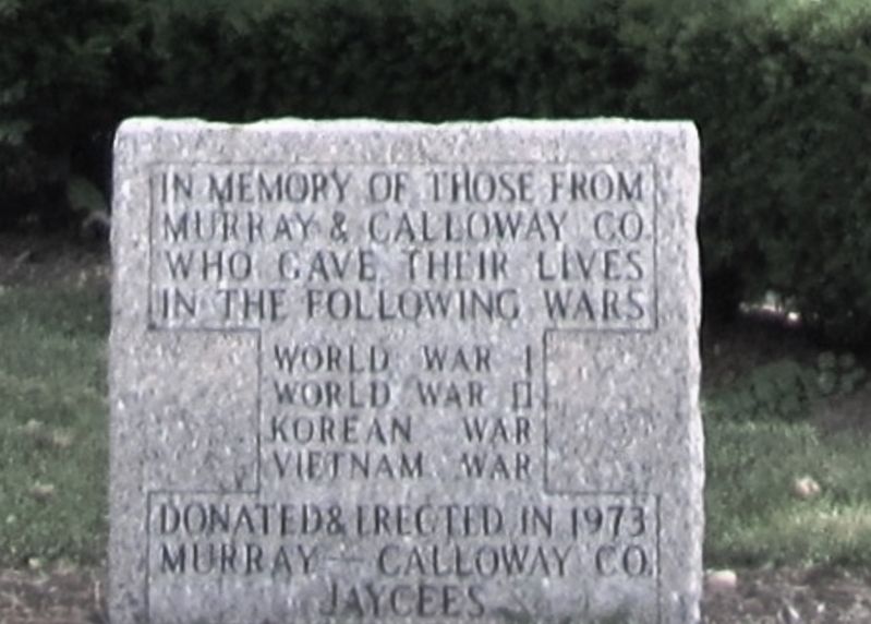 Calloway County War Memorial image. Click for full size.