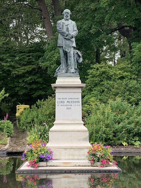 William Thomas Lewis Memorial Statue image. Click for full size.