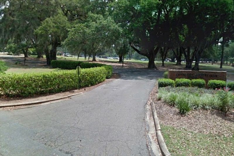 Capital City Country Club entrance taken from the marker looking east. image. Click for full size.