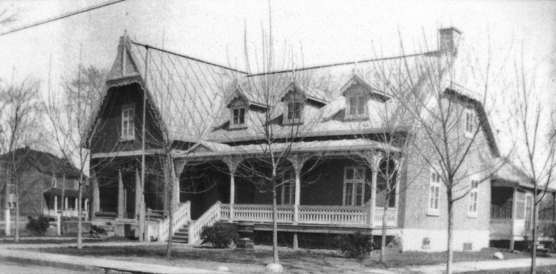 Marker detail: 125 Rue Saint-Pierre, vers/circa 1935. Click for full size. Marker detail: 125 Rue Saint-Pierre, vers/circa 1935 image. Click for full size.