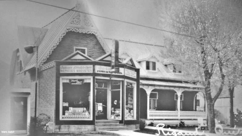 Marker detail: 125 Rue Saint-Pierre, vers/circa 1950. Click for full size. Marker detail: 125 Rue Saint-Pierre, vers/circa 1950 image. Click for full size.
