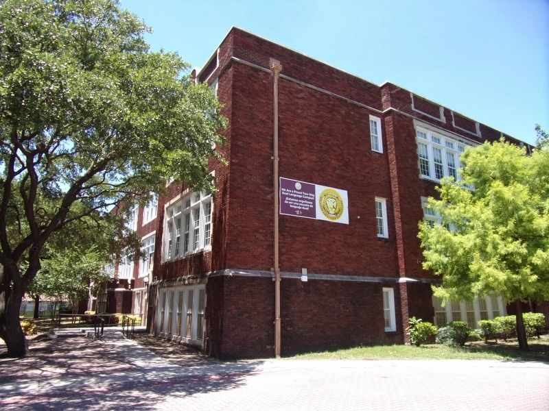 William B. Lipscomb Elementary School image. Click for full size.