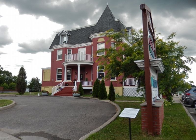 La Maison Quesnel / Quesnel House Marker image. Click for full size.