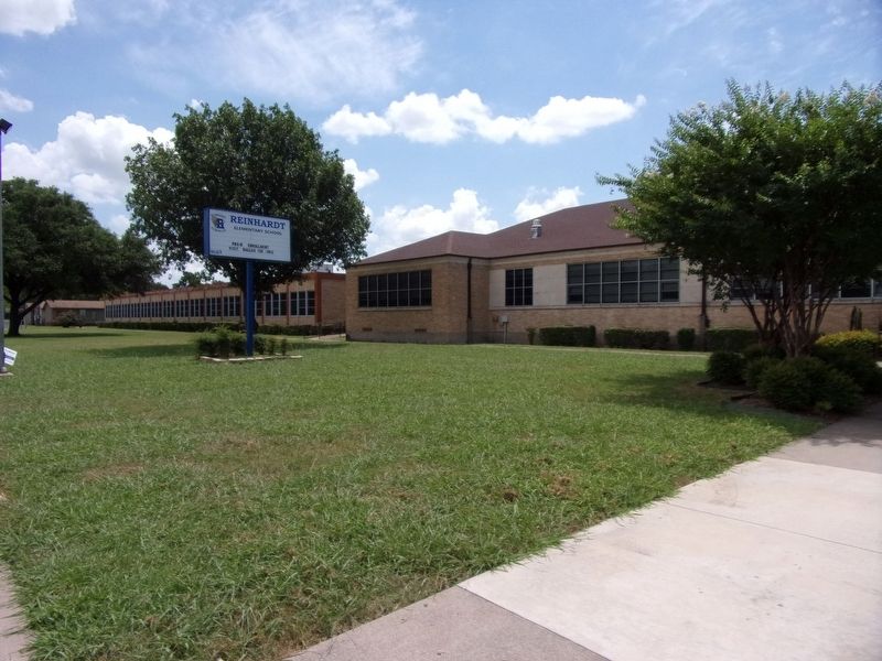 Reinhardt Elementary School image. Click for full size.