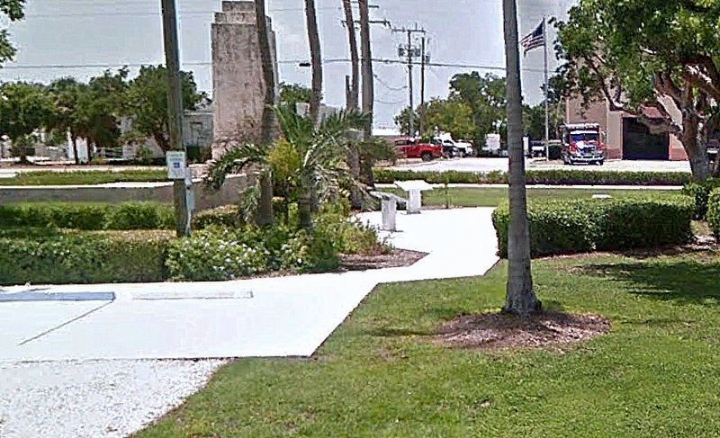 Hurricane Monument Markers behind the monument image. Click for full size.