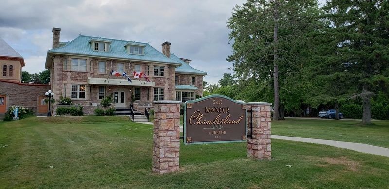 Manoir Chamberland Auberge / Chamberland Manor Inn. Click for full size. Manoir Chamberland Auberge / Chamberland Manor Inn image. Click for full size.