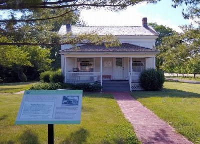 The Cranson-Hinbern House and Marker image. Click for full size.