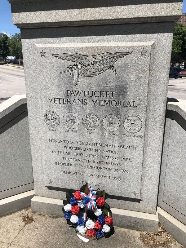 Pawtucket Veterans Memorial image. Click for full size.