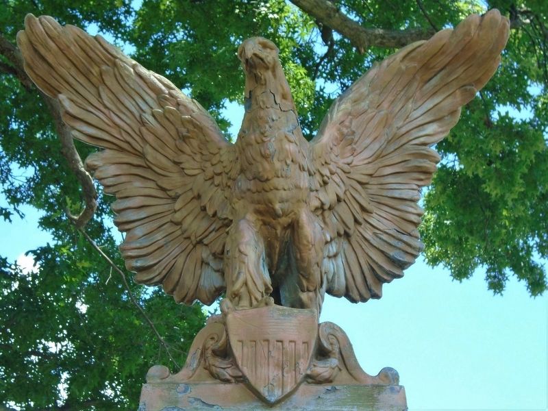 World War Memorial Eagle image. Click for full size.