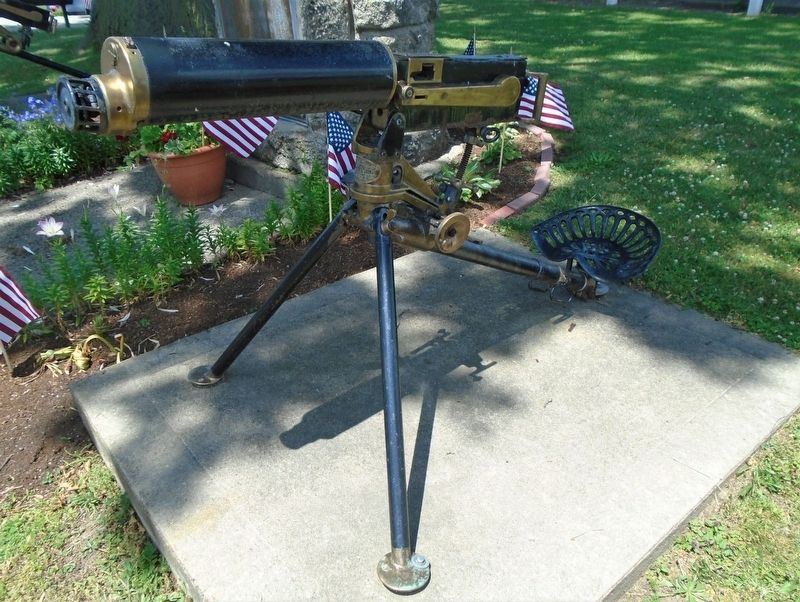 One of Two WWI-era Machine Guns at World War Memorial image. Click for full size.